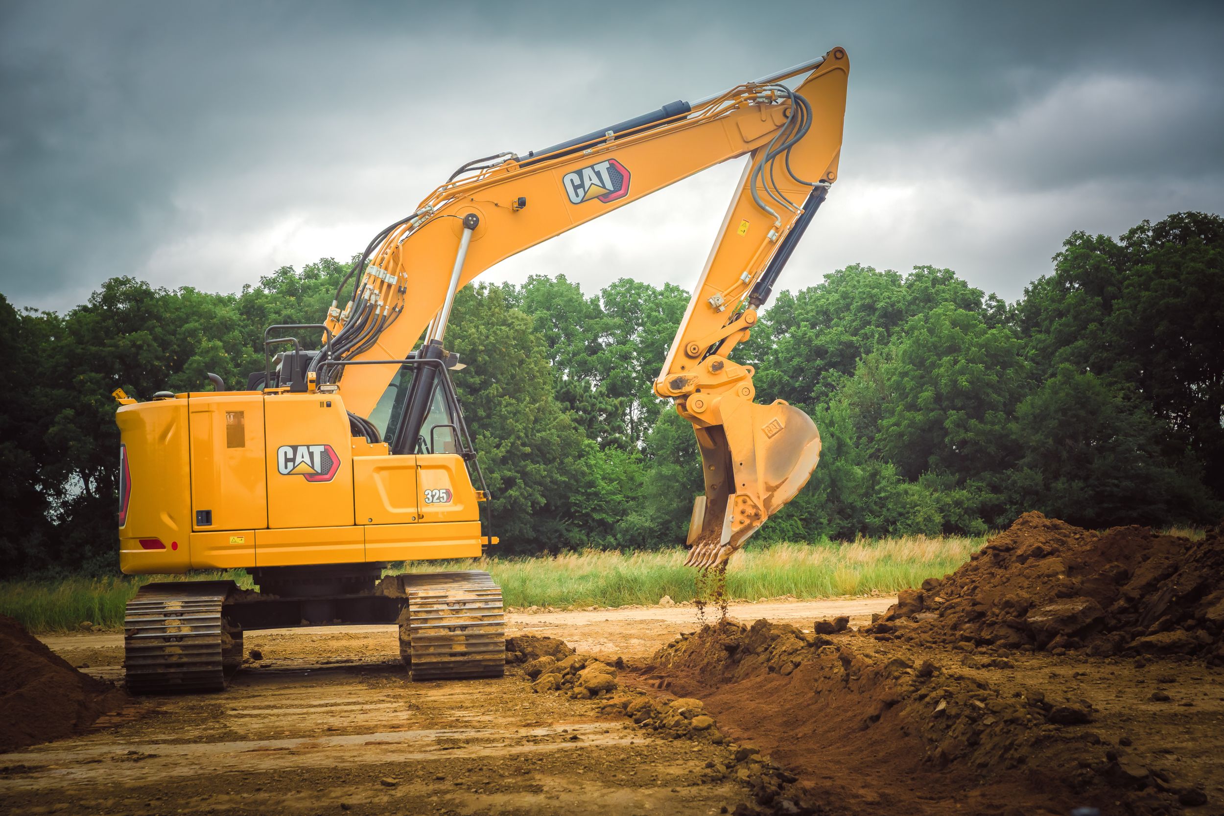 Heavy construction equipment financed by SSP 2020 Lending working at a job site